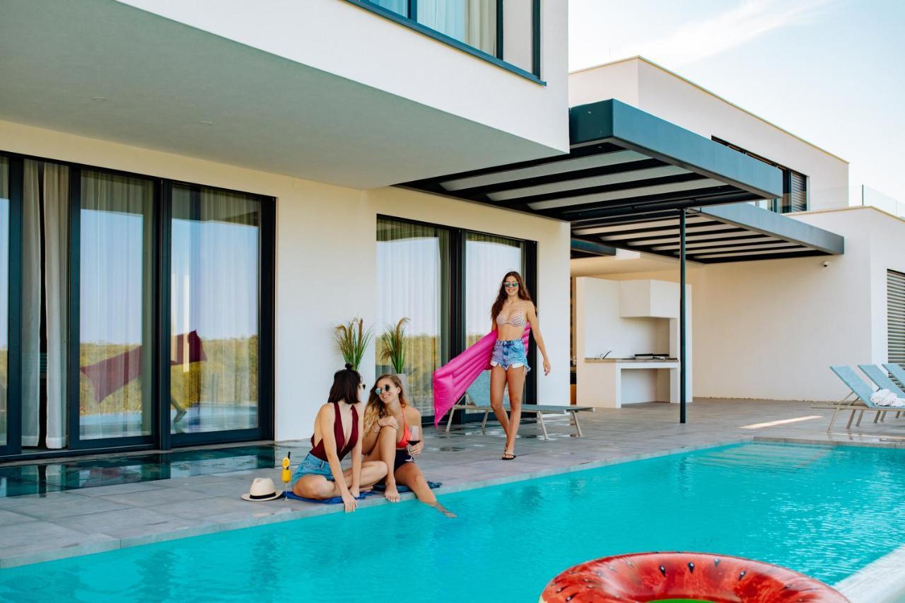 Design Villa Noble With Spa Bale Exteriér fotografie